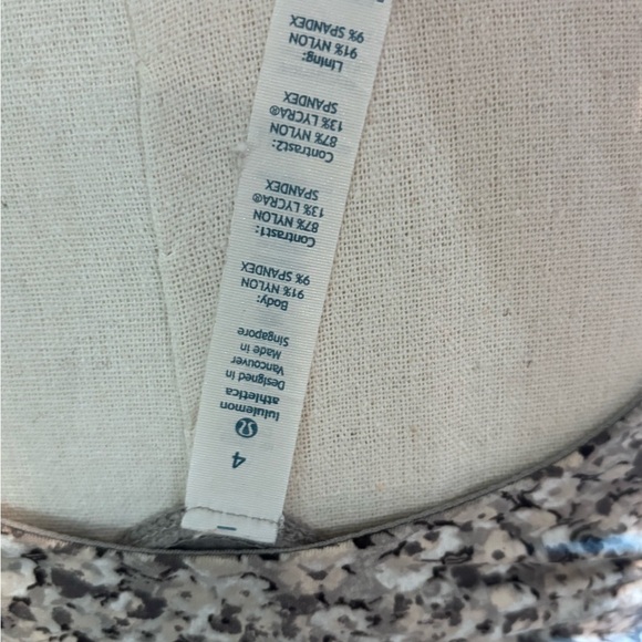 Lululemon Elevate Tank‎ gray - Picture 7 of 7